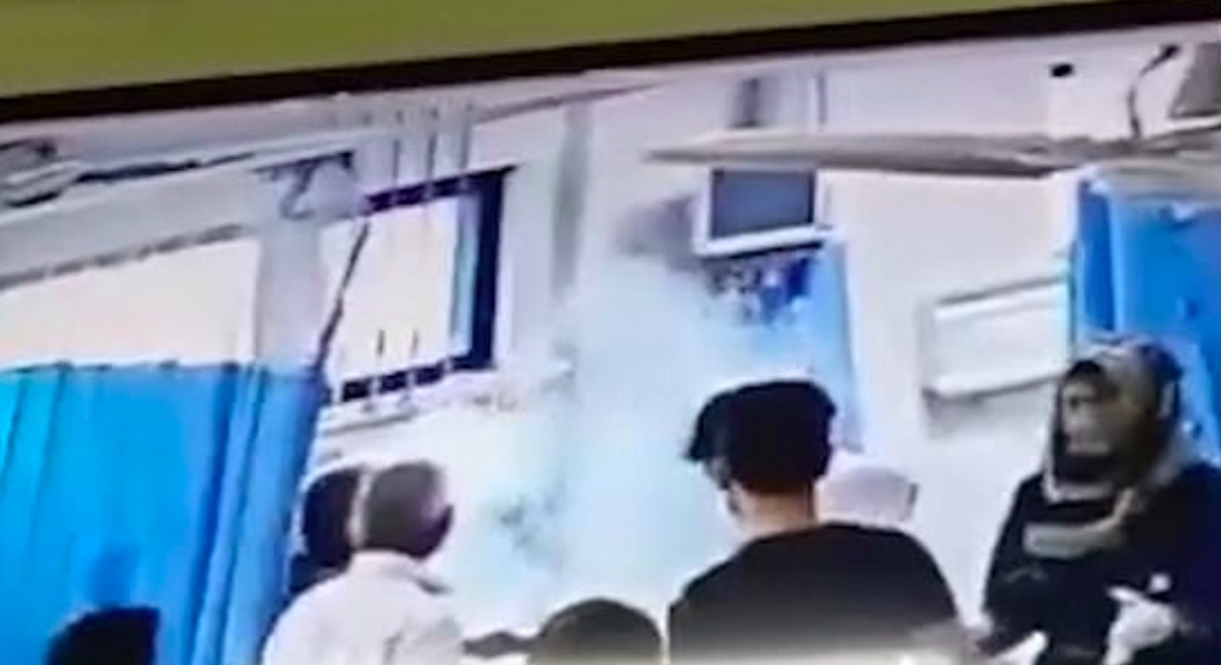 VIDEO: Mujer muere tras insólita explosión en su boca durante lavado de estómago
