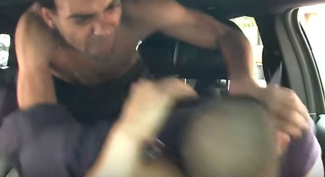 VIDEO: Hombre golpea brutalmente a taxista porque “iba demasiado lento”