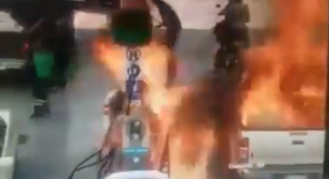 VIDEO: Niña recibe flamazo; su papá llenaba bidones con gasolina