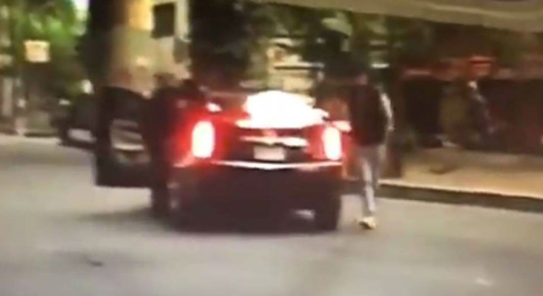 VIDEO: Delincuentes aprovechan tráfico vehicular para asaltar automovilistas