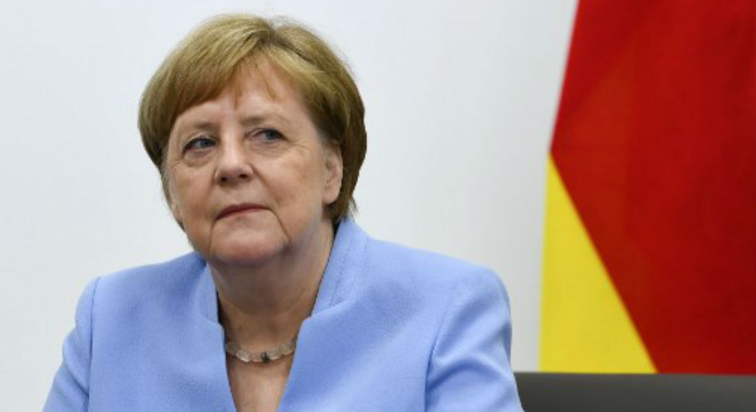 VIDEO: Por segunda vez, Merkel es captada con temblores en acto público