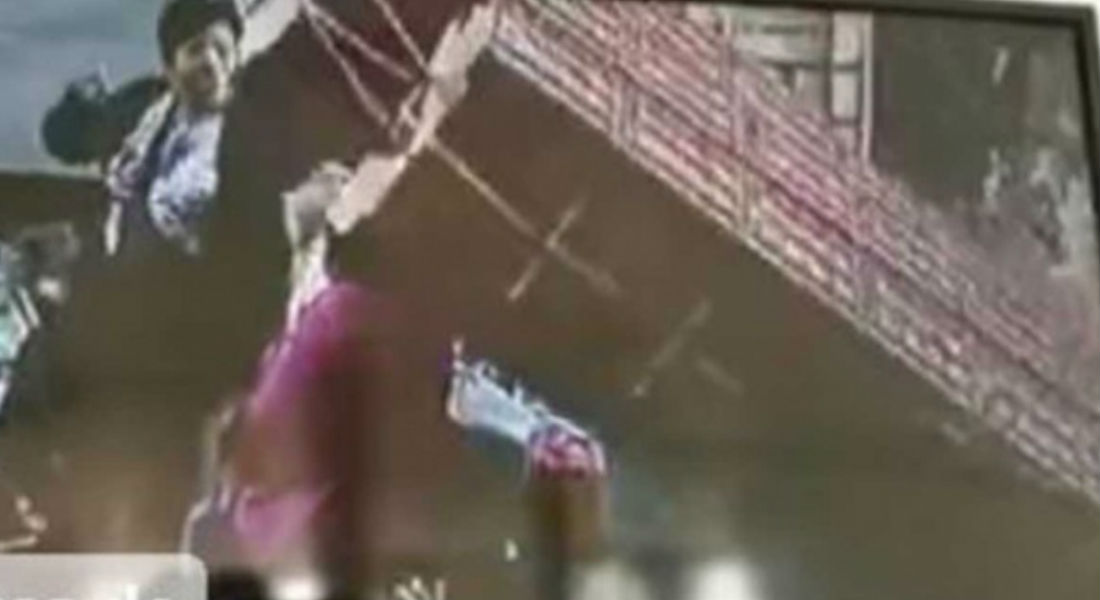 VIDEO: Mujer es sepultada por varias cajas en la Central de Abastos