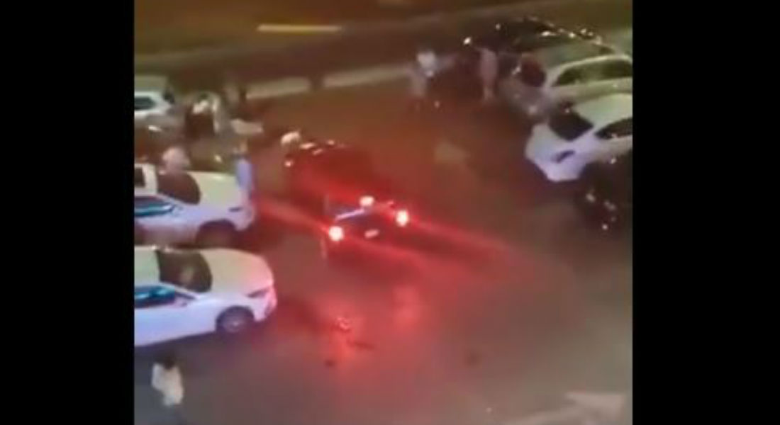 VIDEO: Pelea campal termina con atropellados en estacionamiento de Monterrey