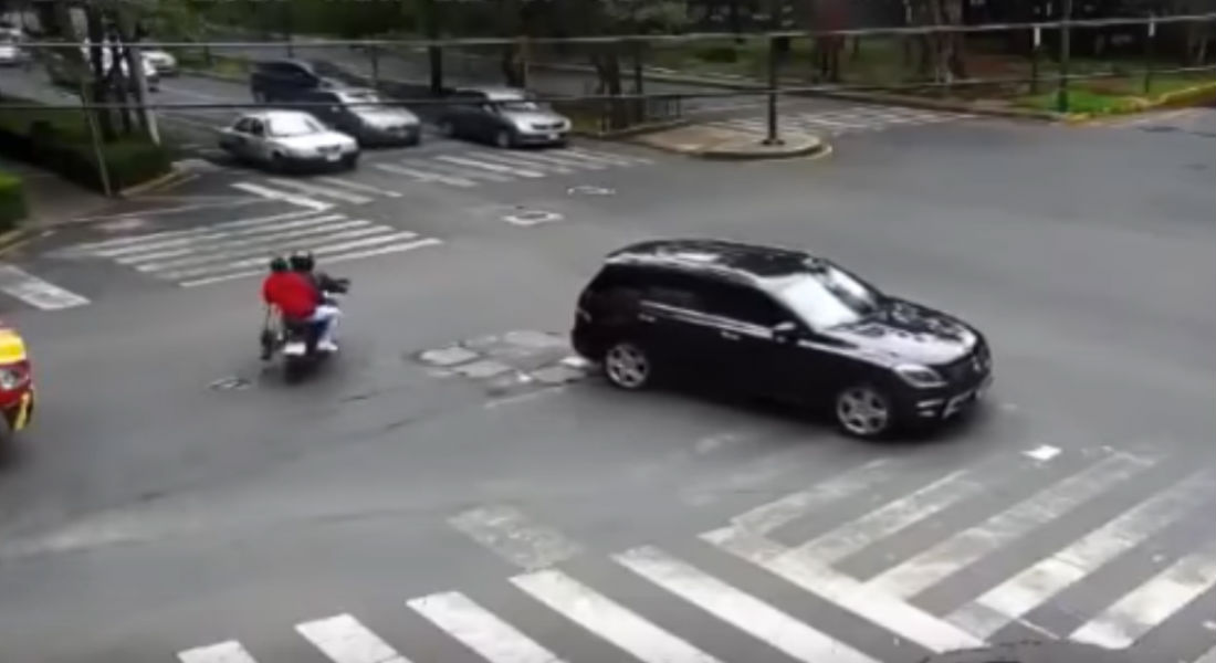 VIDEO: Captan a automovilistas que cortan paso a rateros en Polanco