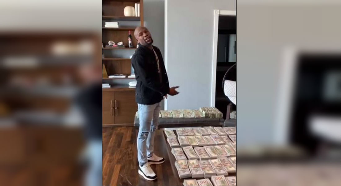 VIDEO: Así presume Floyd Mayweather su dinero en redes sociales