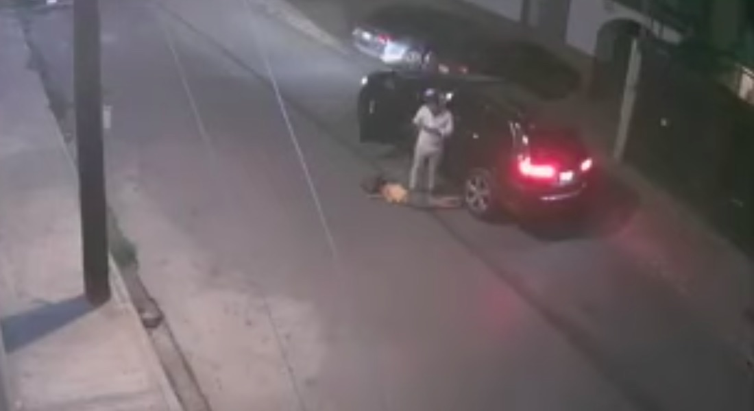 VIDEO: Detienen a hombre que pateó a mujer hasta dejarla inconsciente
