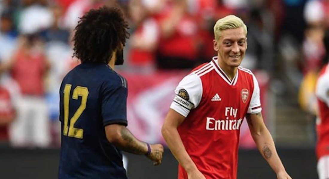 VIDEO: Intentan asaltar a Özil pero su compañero Sead encara a los asaltantes