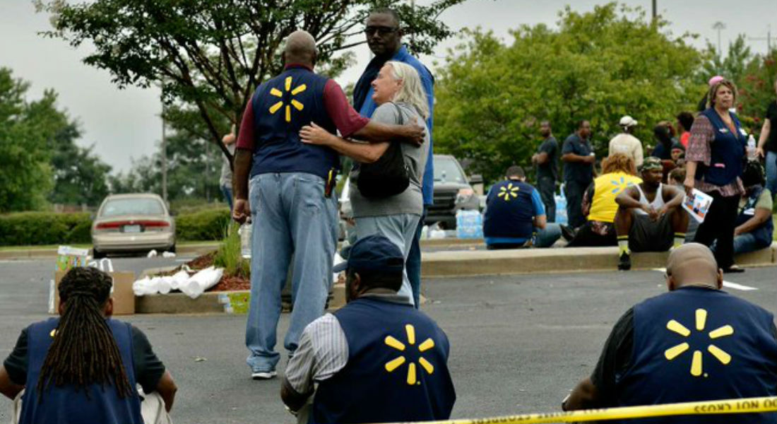 Empleado de Walmart asesina a dos compañeros tras ser despedido