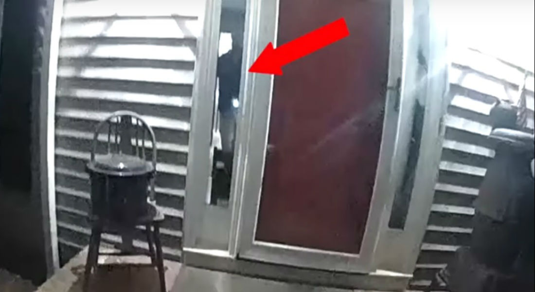 Policía abre fuego contra un civil en la puerta de su casa