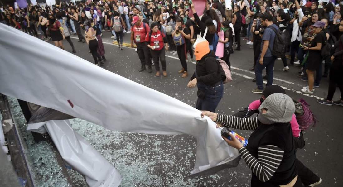 Gobierno capitalino actuó bien en manifestación feminista, dice Derechos Humanos