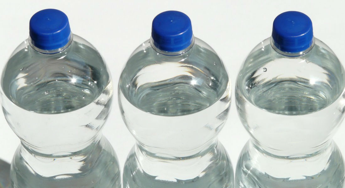 Aeropuerto de San Francisco prohibirá botellas de plástico