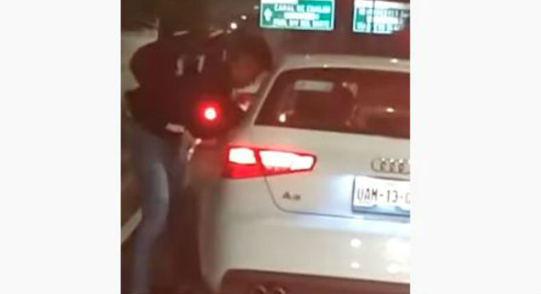 VIDEO: Captan asalto a automovilista en Periférico Sur