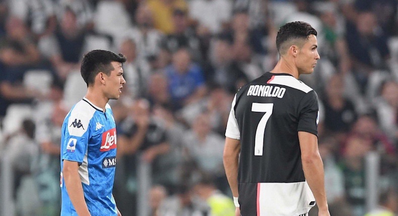 VIDEO: Cristiano Ronaldo felicitó a Hirving Lozano durante el partido de Juventus contra Napoli