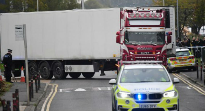 ¡De terror! Encuentran 39 cadáveres dentro de un camión en Reino Unido