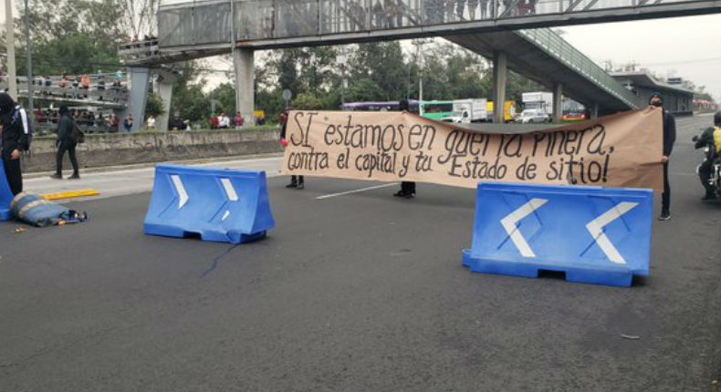 VIDEO: Bloquean Insurgentes Sur por presos políticos de Chile y Ecuador