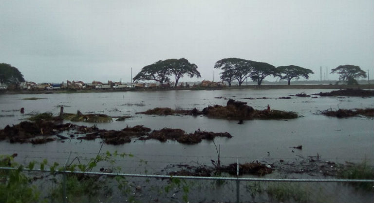 Refinería de Dos Bocas bajo el agua