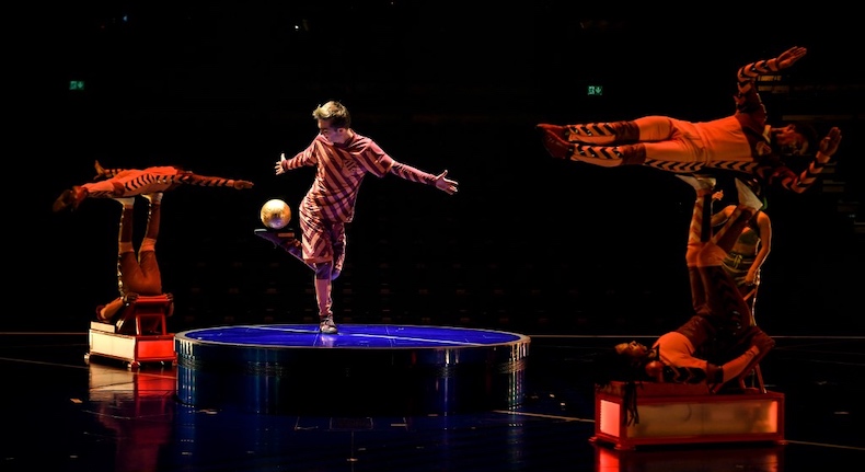 VIDEO: La magia de Messi llega al espectáculo del Cirque du Soleil