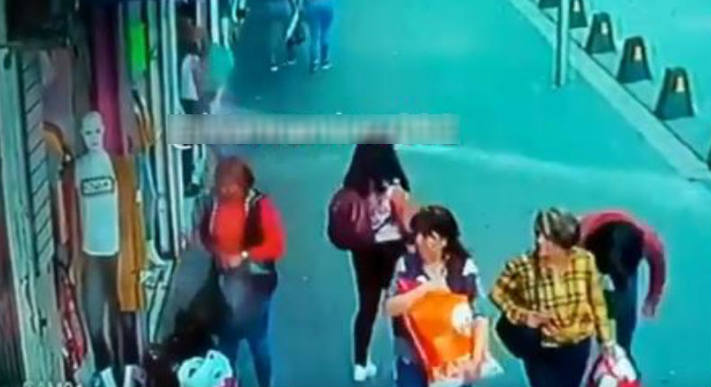 VIDEO: Captan a banda de mujeres robando en el Centro Histórico de la CDMX