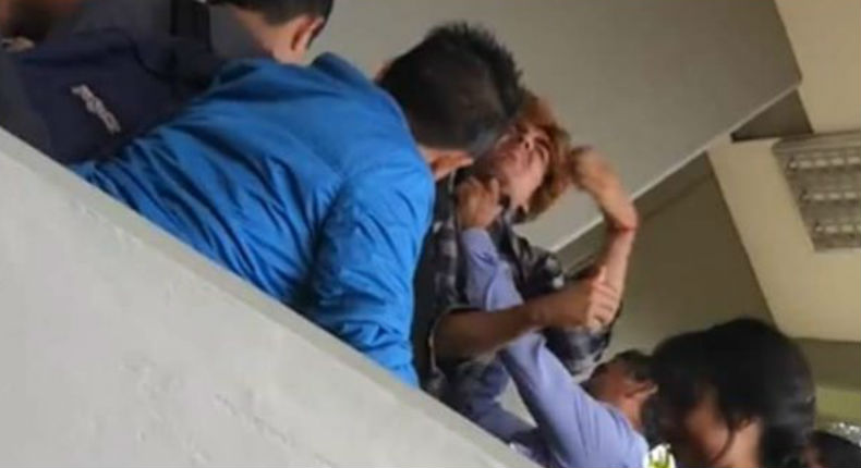 VIDEO: Despiden a funcionario de la FES Acatlán por ahorcar a estudiante