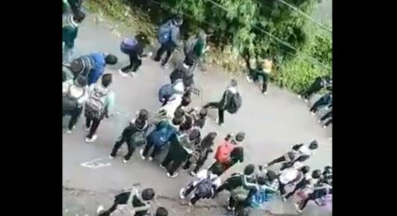 VIDEO: Alumnas de secundaria protagonizan brutal pelea en Cuajimalpa