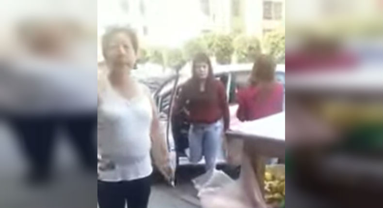 VIDEO: #LadyPGR amenaza a «tiendita» por cobrarle un jugo que no pagó