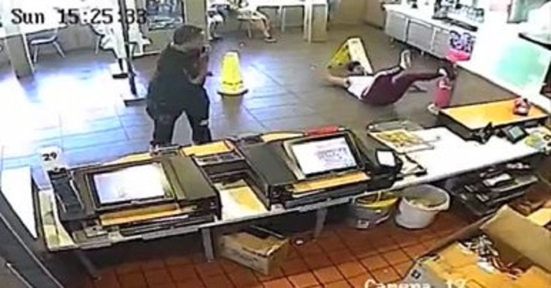 Mujer enfurece por su pedido en un McDonald’s y recibe una golpiza del gerente
