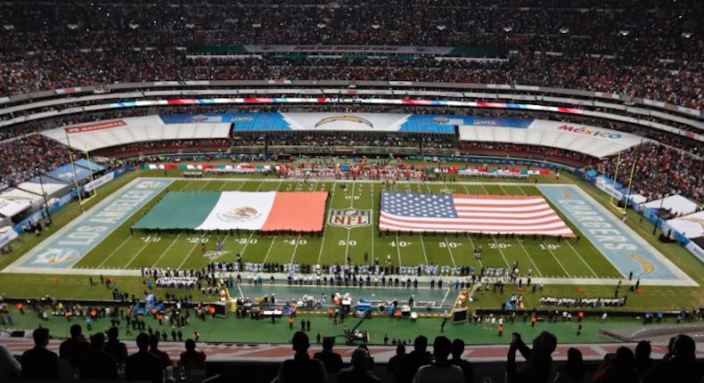 Lo que sabemos del atraco masivo a fans de la NFL a la salida del Estadio Azteca