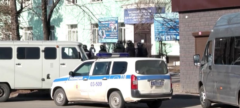 En Rusia, un estudiante disparó a tres compañeros y luego se suicidó