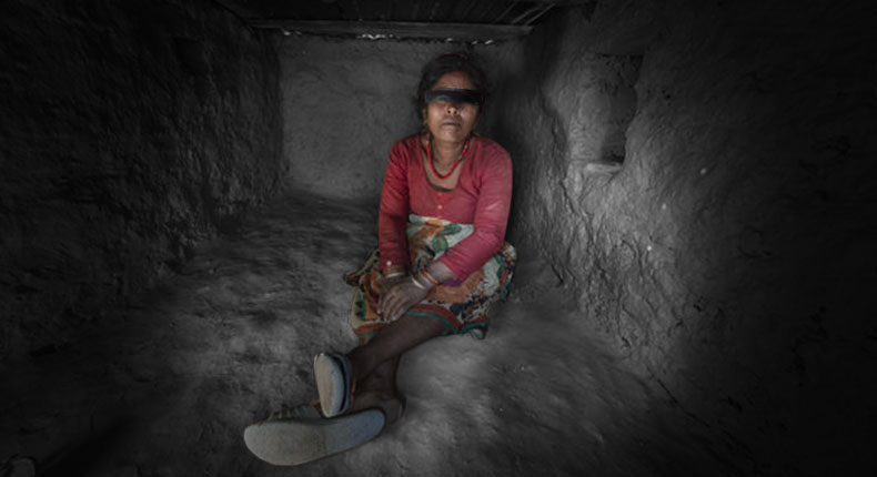 Mujer muere por tabú menstrual en Nepal; por primera vez hay un arresto