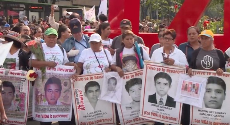 represión familiares 43 Ayotzinapa