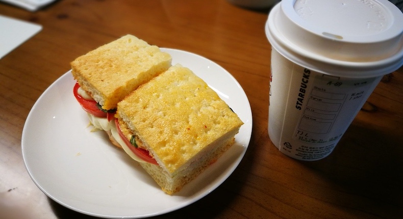 Starbucks ofrecerá carne vegana en su sandwiches