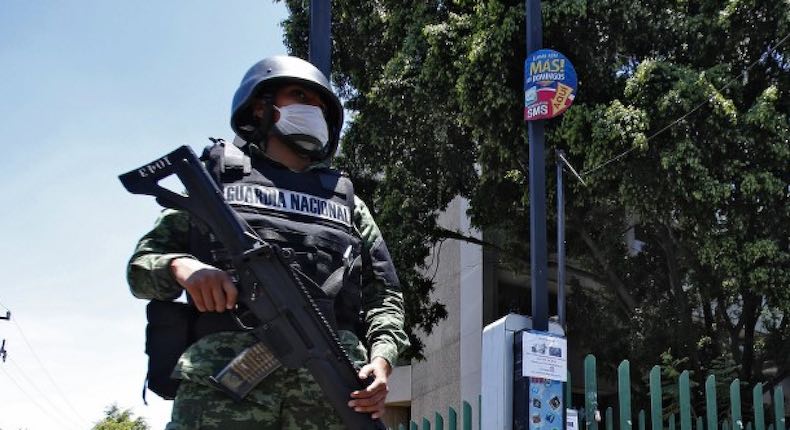 Policías e integrantes de CJNG se enfrentan mientras reparten víveres