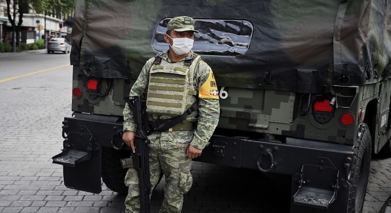 Encuentran más de 20 cadáveres en una fosa clandestina en Guadalajara