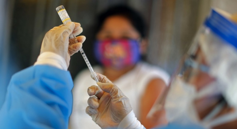 Vacuna de Pfizer utiliza tecnología nunca antes probada