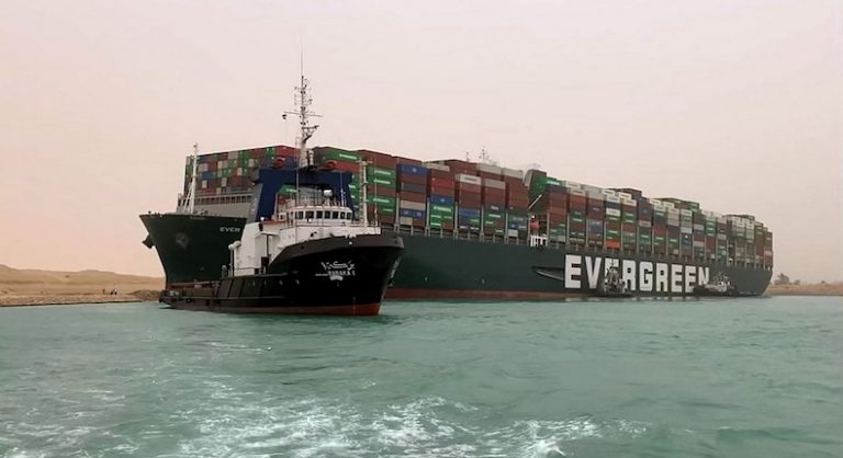 Buque bloquea Cana de Suez | Digitallpost