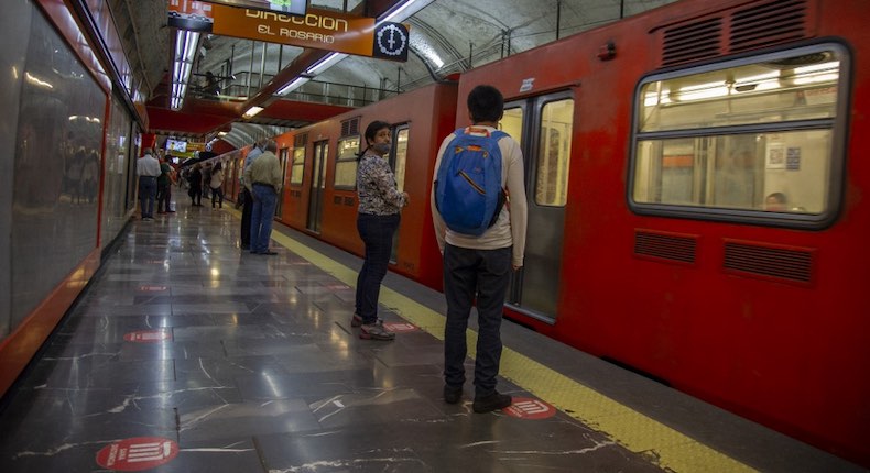 Pasajeras y pasajeros del Metro viajan con miedo tras incidente en Línea 12
