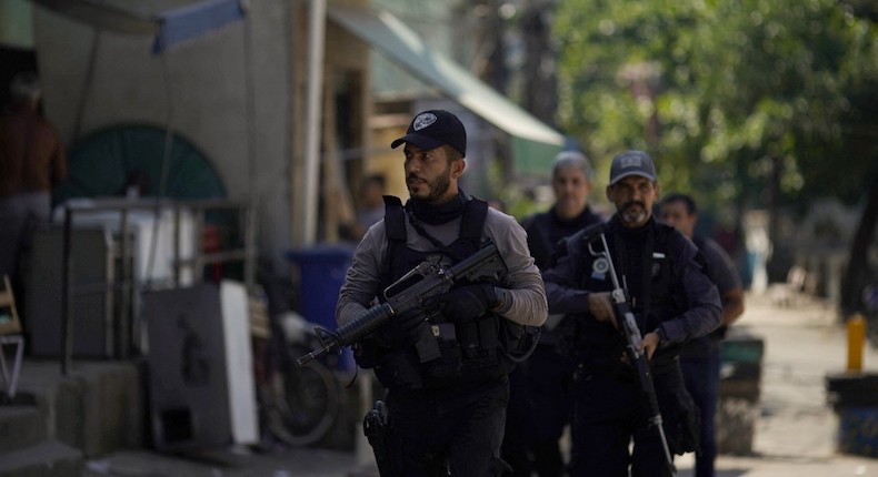 Operativo en Río de Janeiro deja al menos 25 muertos
