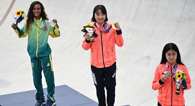 Momiji Nishiya, Rayssa Leal y Funa Nakayama son las primeras niñas en ganar medalla por skateboarding en Juegos Olímpicos
