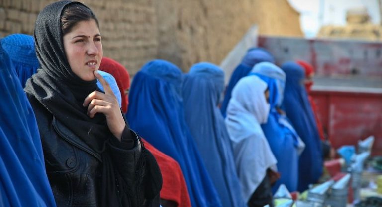Mujeres Afganistán ayudar | Digitallpost