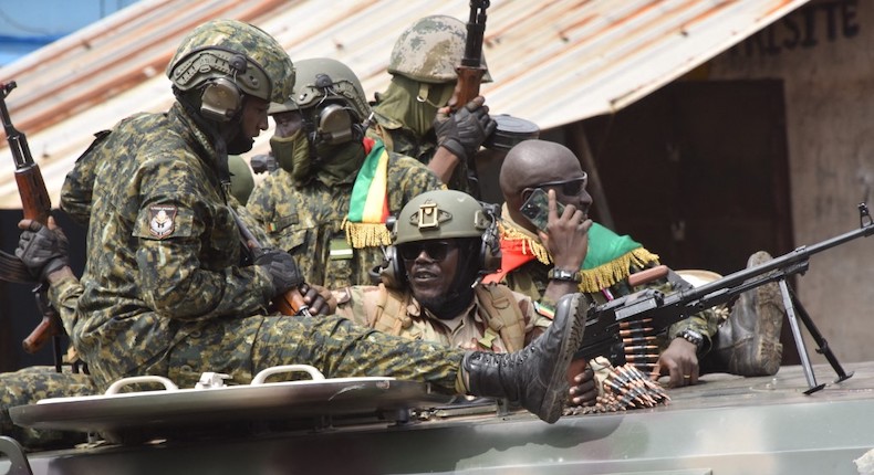 Militares dan golpe de Estado en Guinea… y esta es la situación en el país