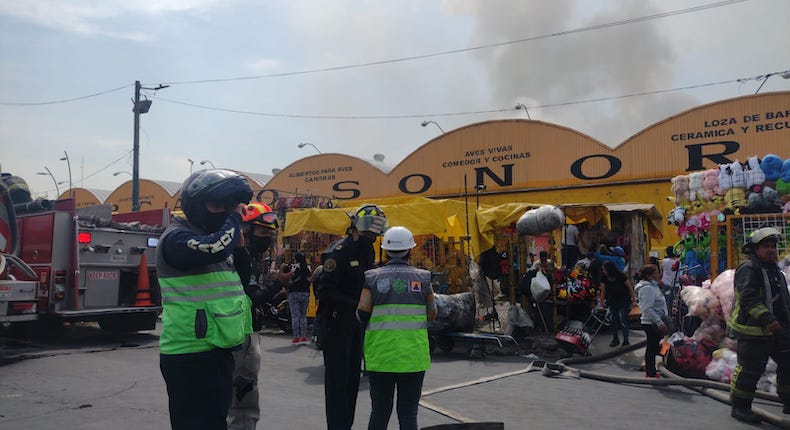 Se registra incendio en el Mercado de Sonora de la CDMX