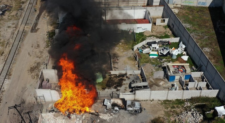 Explosión por ducto de Pemex en San Pablo Xochimehuacan, Puebla, deja al menos una persona muerta
