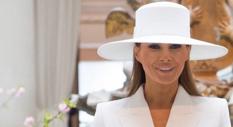 Ah, ok: Melania Trump subastará un sombrero, una pintura y un NFT; los tendrás solo si pagas en criptomonedas