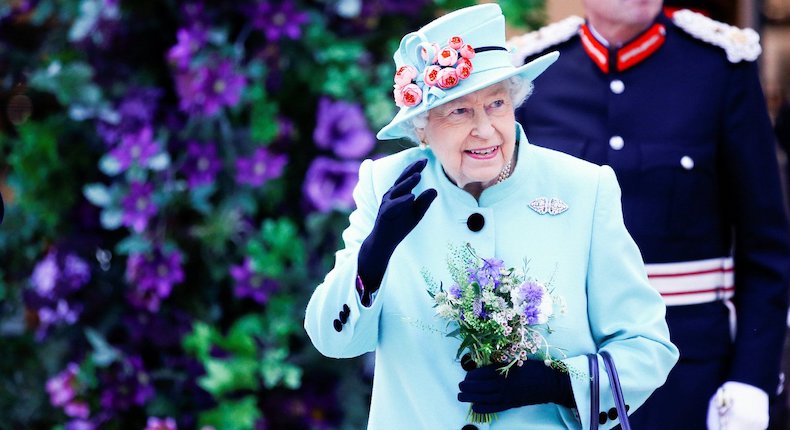 No solo es Isabel II: estos son los reinados más largos de la historia