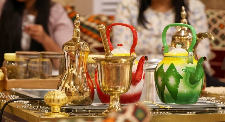 El «gahwa» o café árabe: símbolo de hospitalidad en Qatar