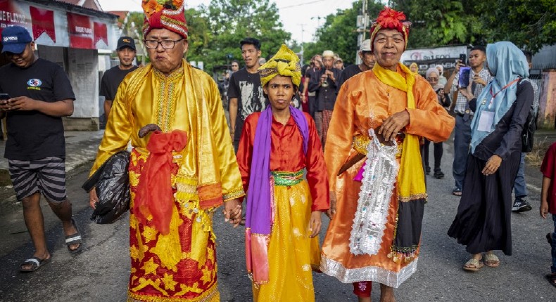 Cómo los bissu, sacerdotes no binarios de Indonesia, luchan por su superviviencia