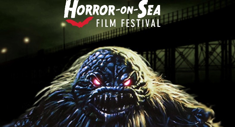 ¡Que susto! Realizan festival de cine de terror en balneario desierto